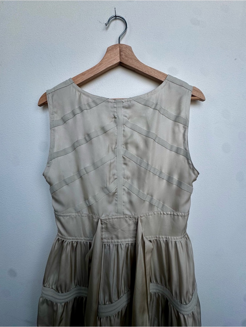 Marc By Marc Jacobs 100% Silk Taupe Tiered V-Neck Maxi Dress - Picture 7 of 9